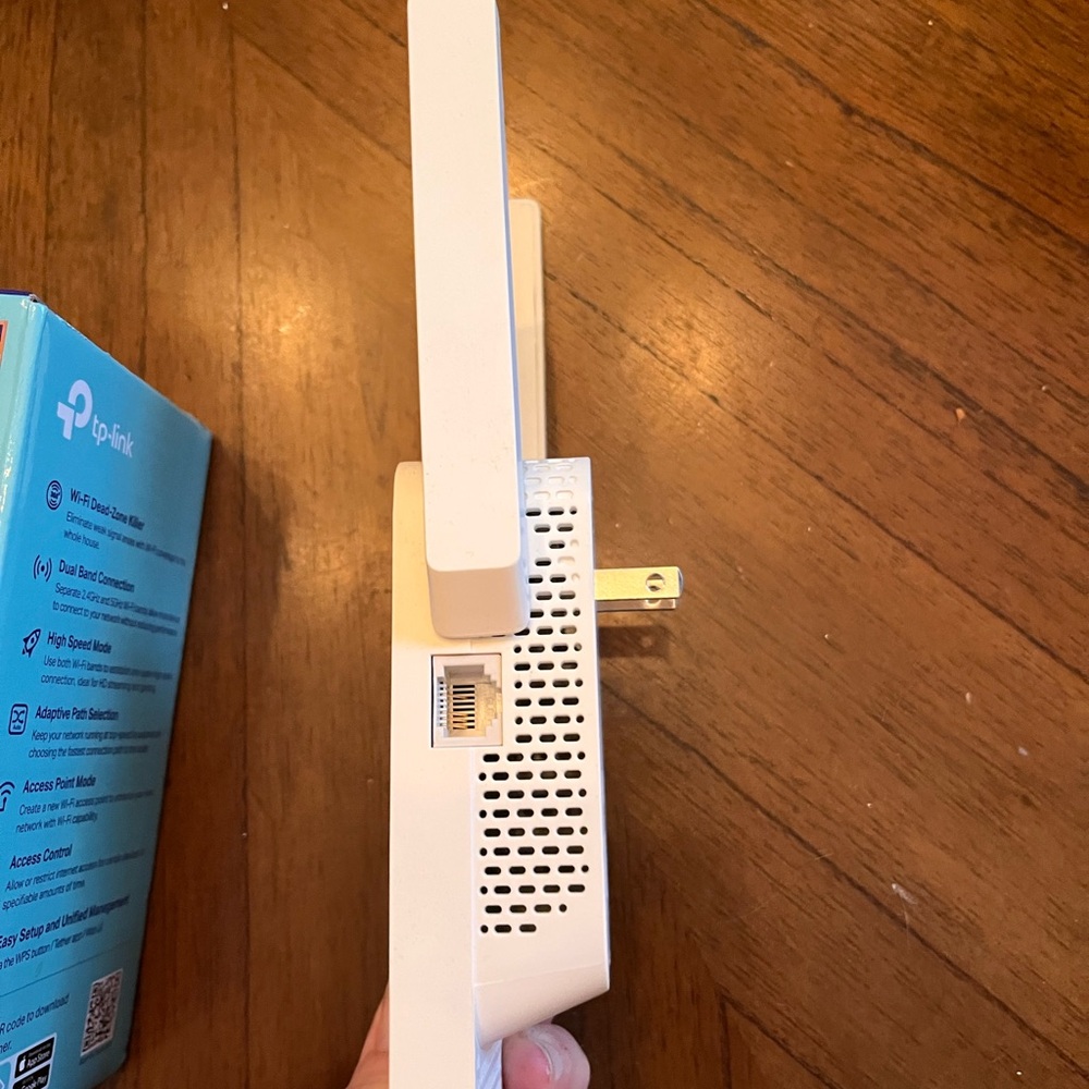TP-Link White Dual Band Wi-Fi Extender - Picture 4 of 7